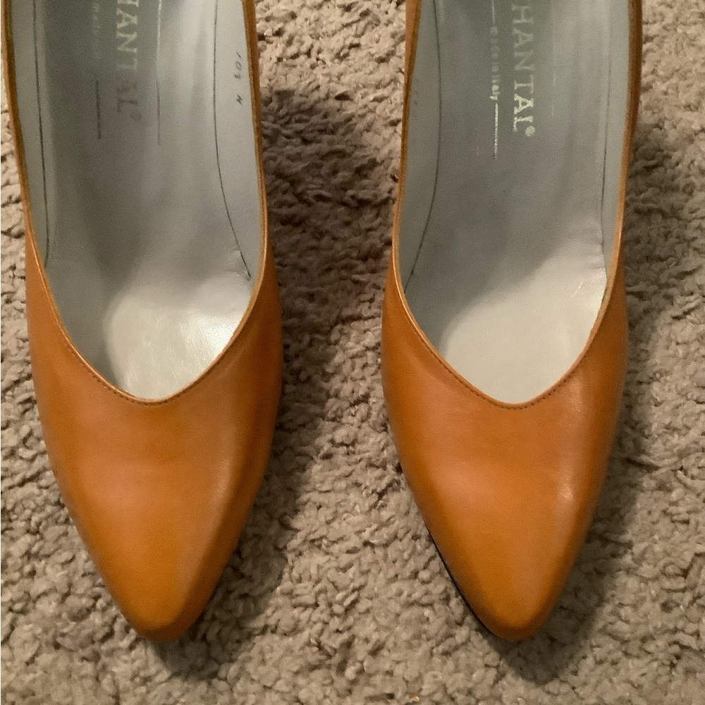 Women's Tan Leather Pumps